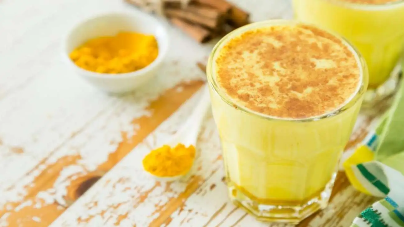 Drink Turmeric Milk Daily for Better Immunity
